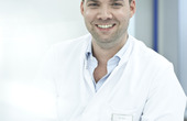 Dr. Christian Dinse ( Holbeinstraße 1 )