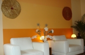Nasrin Massih ( Fasanen Str. 41A )