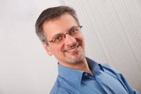 Dr. Kurosch Schafei Dr. Kurosch Schafei